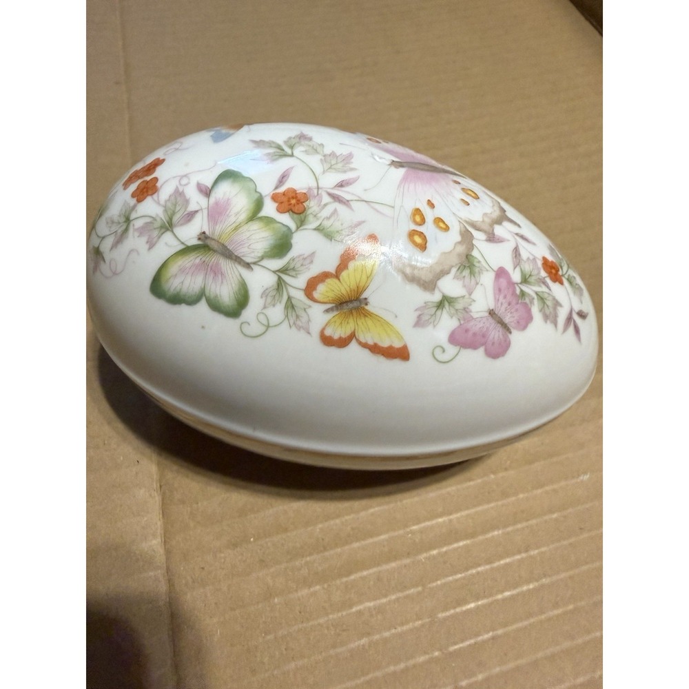 1979 VTG Avon Porcelain Butterfly Fantasy Egg‎ Trinket Jewelry Box 22k Gold Trim